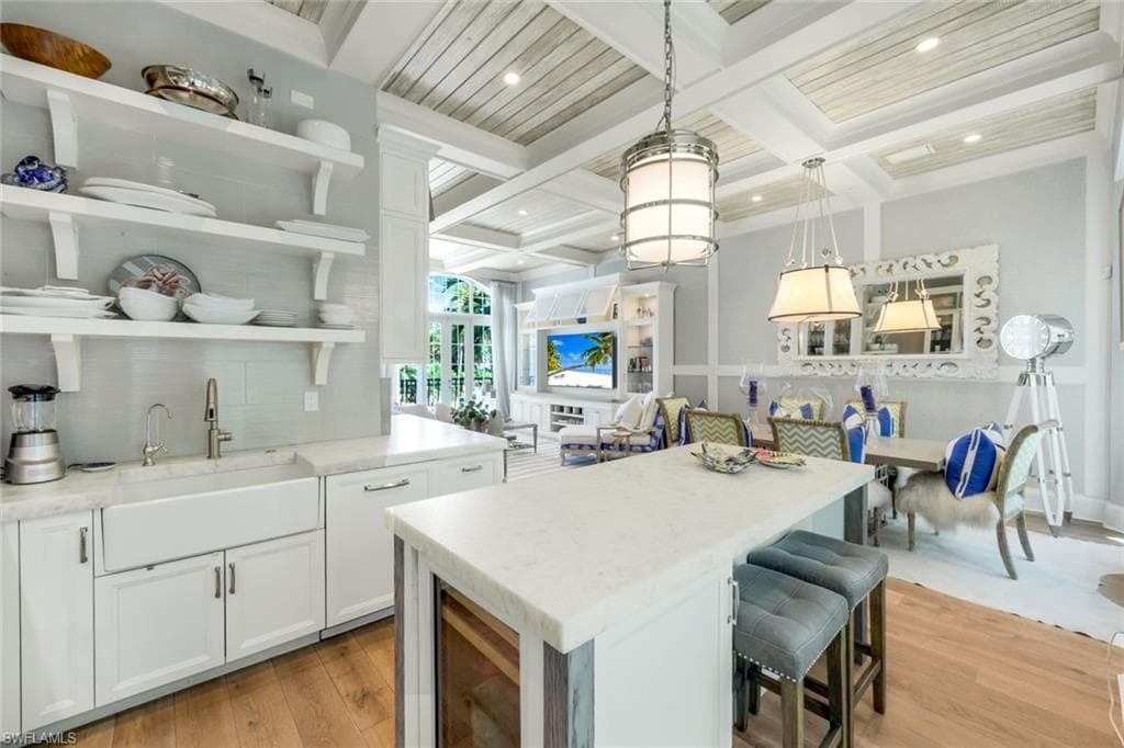 510 2nd St S 102, Naples, FL 34102-10
