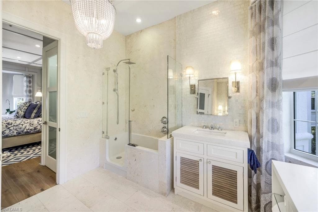 510 2nd St S 102, Naples, FL 34102-18