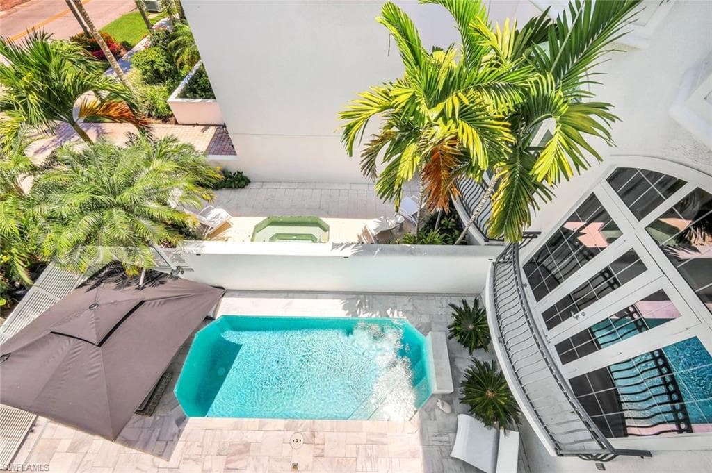 510 2nd St S 102, Naples, FL 34102-27