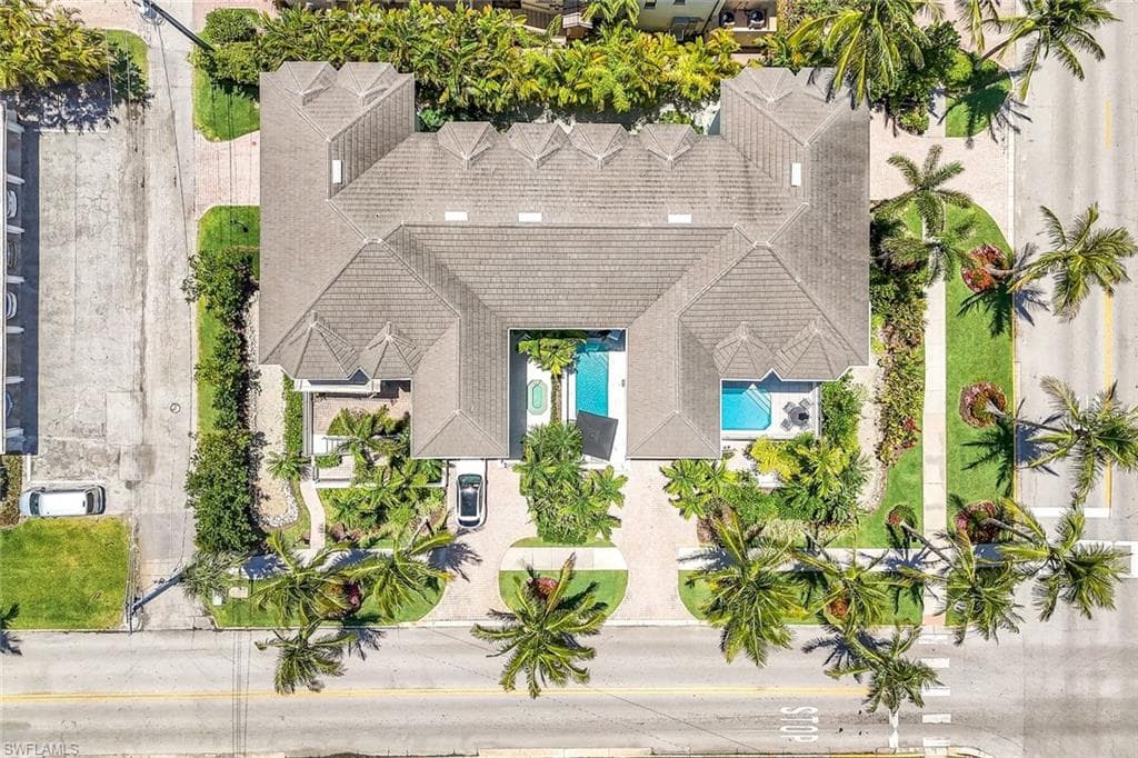 510 2nd St S 102, Naples, FL 34102-31