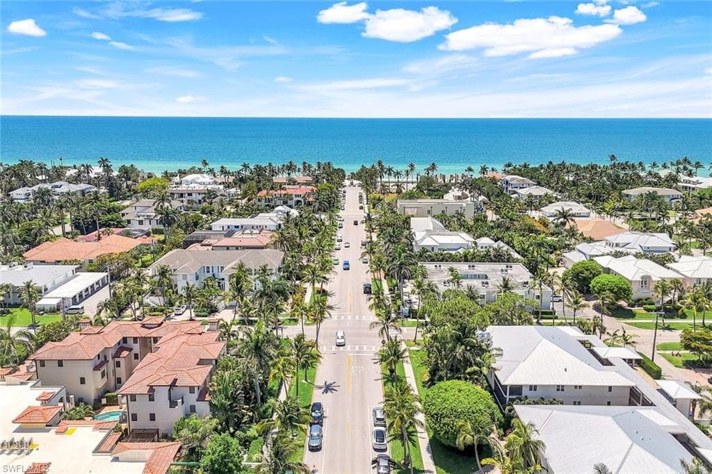 510 2nd St S 102, Naples, FL 34102-36