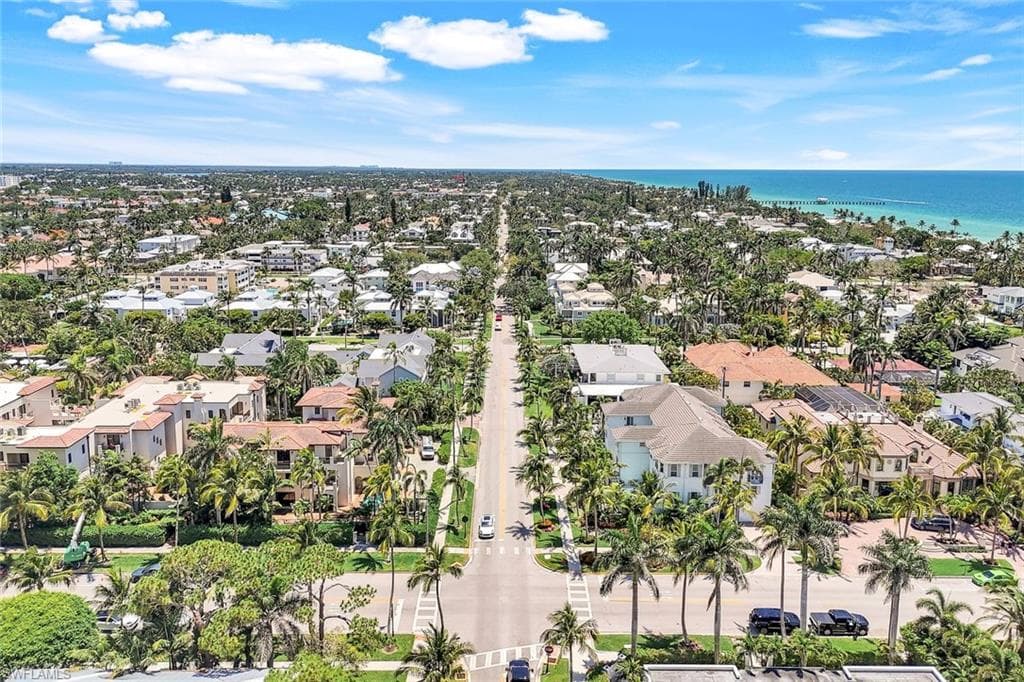 510 2nd St S 102, Naples, FL 34102-37