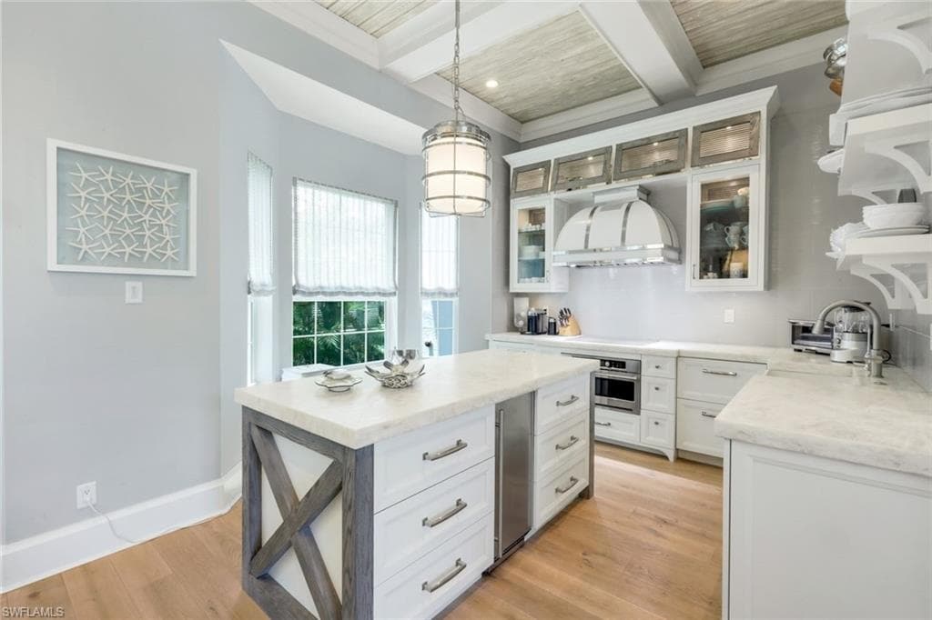 510 2nd St S 102, Naples, FL 34102-7