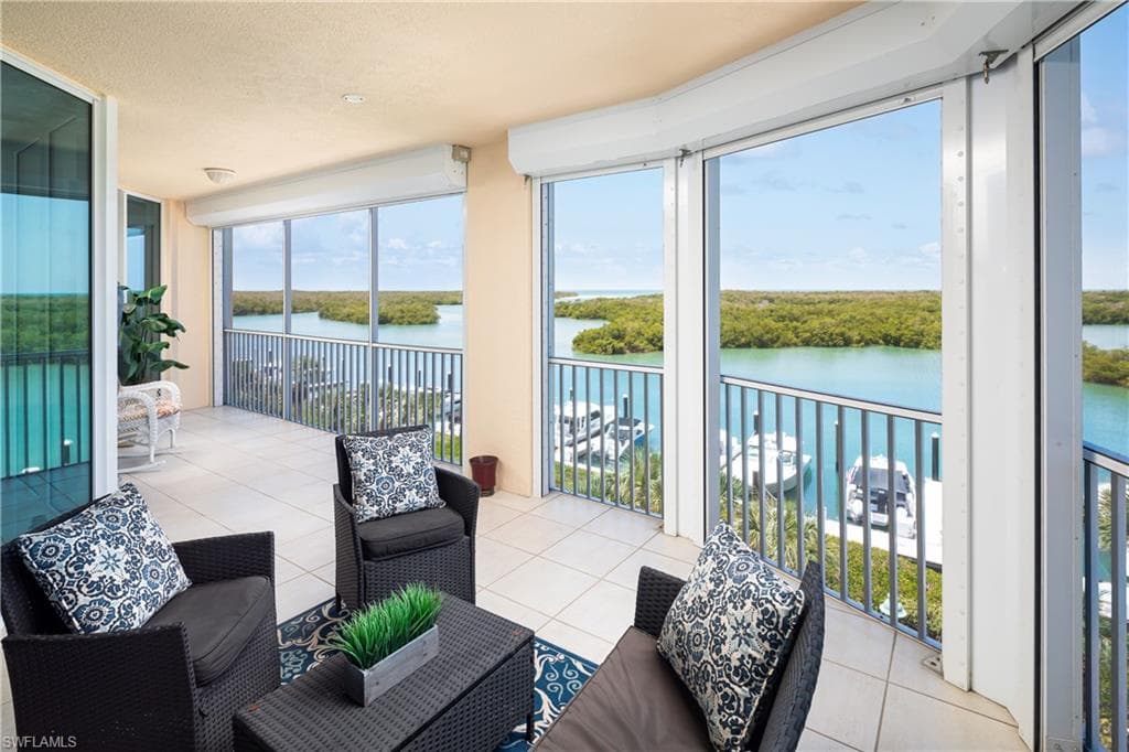 445 Dockside Dr A504, Naples, FL 34110-10