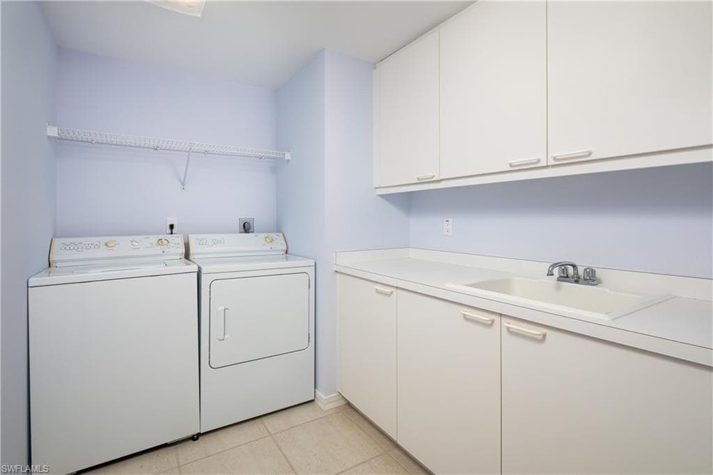 445 Dockside Dr A504, Naples, FL 34110-25
