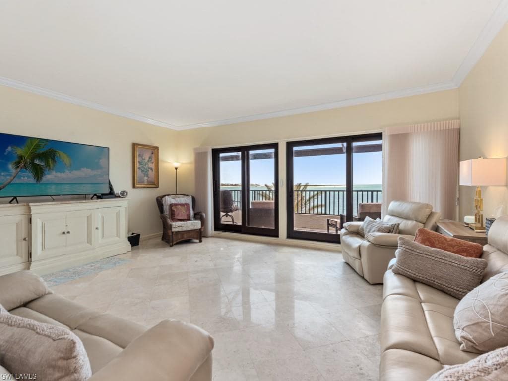 623 La Peninsula Blvd 623, Naples, FL 34113-11