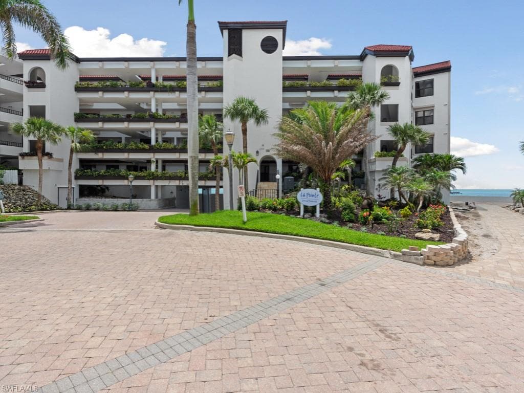 623 La Peninsula Blvd 623, Naples, FL 34113-24