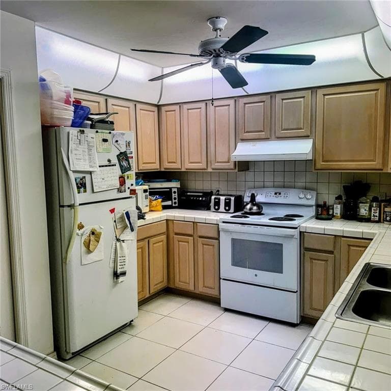 5270 Cherry Wood Dr, Naples, FL 34119-12