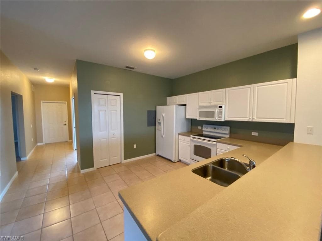 10036 Heather Ln 1304, Naples, FL 34119-4