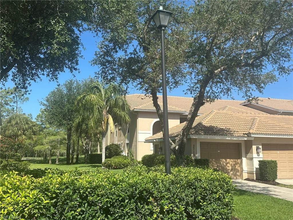3715 Buttonwood Way 1711, Naples, FL 34112-1