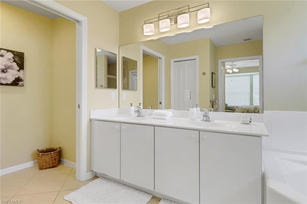 3715 Buttonwood Way 1711, Naples, FL 34112-22