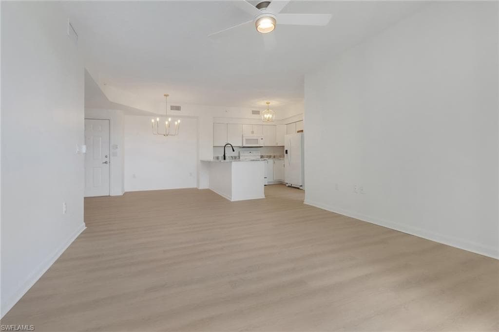 1190 Reserve Way 206, Naples, FL 34105-9