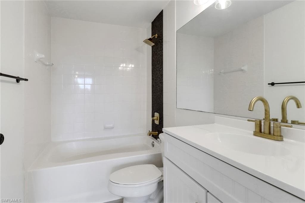 1190 Reserve Way 206, Naples, FL 34105-16