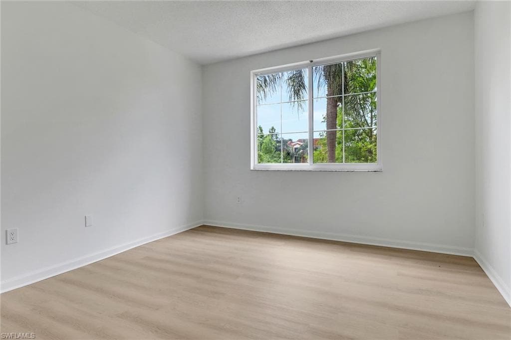 1190 Reserve Way 206, Naples, FL 34105-17