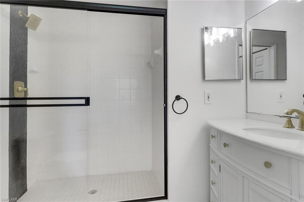 1190 Reserve Way 206, Naples, FL 34105-21