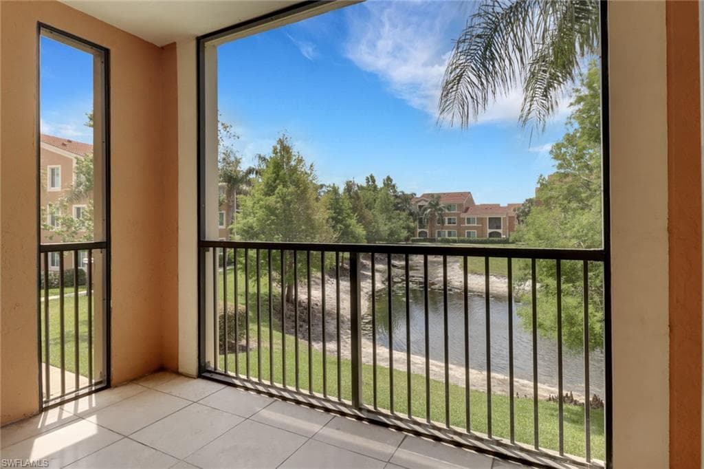 1190 Reserve Way 206, Naples, FL 34105-23