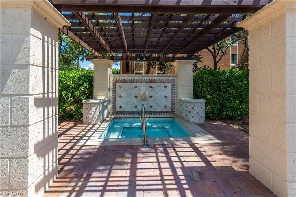1190 Reserve Way 206, Naples, FL 34105-29