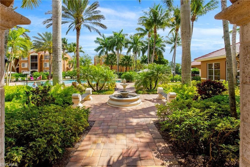 1190 Reserve Way 206, Naples, FL 34105-30