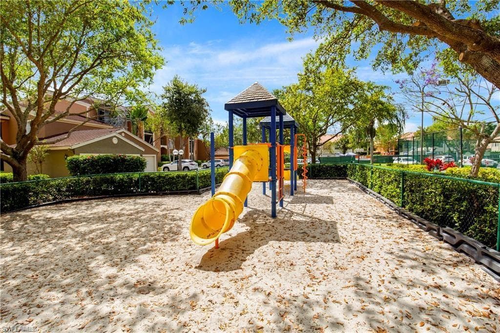 1190 Reserve Way 206, Naples, FL 34105-32