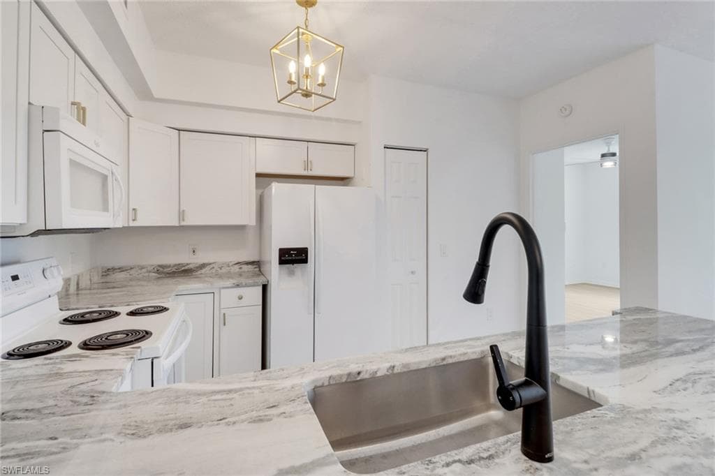 1190 Reserve Way 206, Naples, FL 34105-4