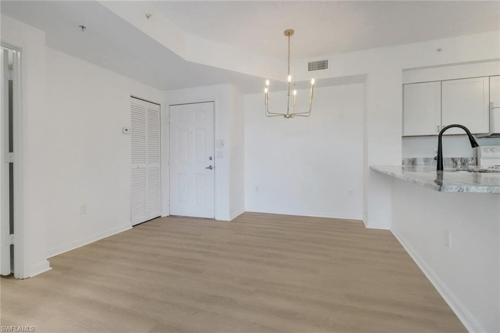 1190 Reserve Way 206, Naples, FL 34105-8
