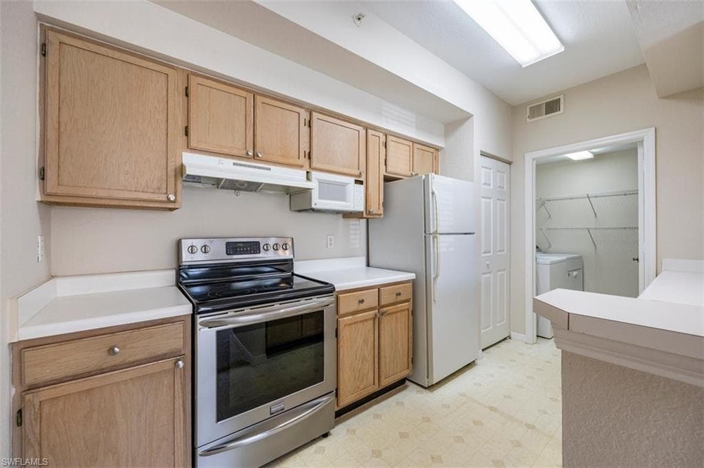 4635 Saint Croix Ln 1218, Naples, FL 34109-13