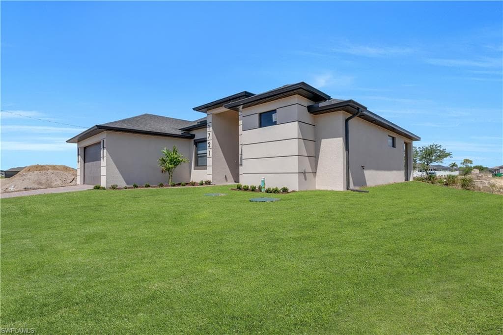 1721 13th Ave, Cape Coral, FL 33909-9