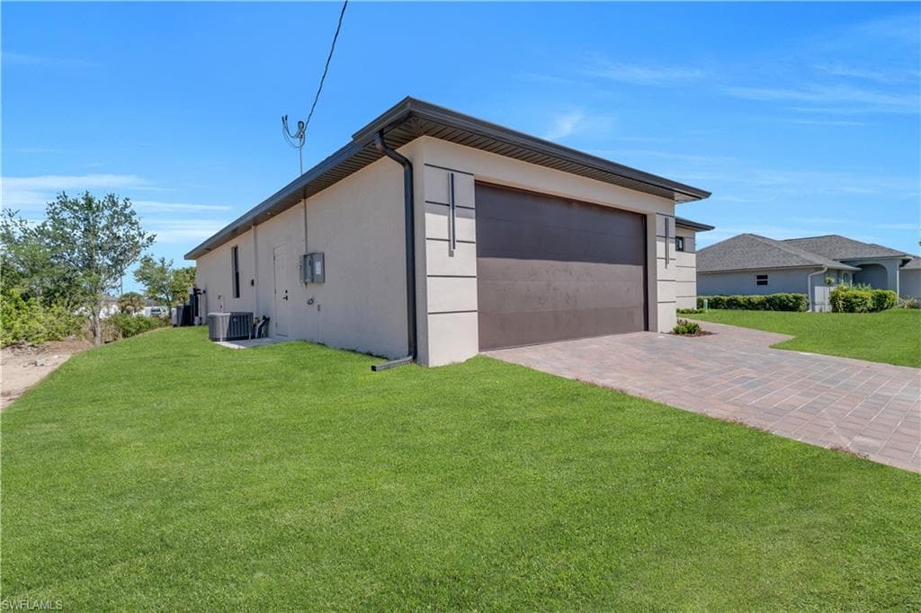 1721 13th Ave, Cape Coral, FL 33909-5