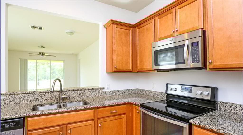 8482 Karina Ct, Naples, FL 34114-10