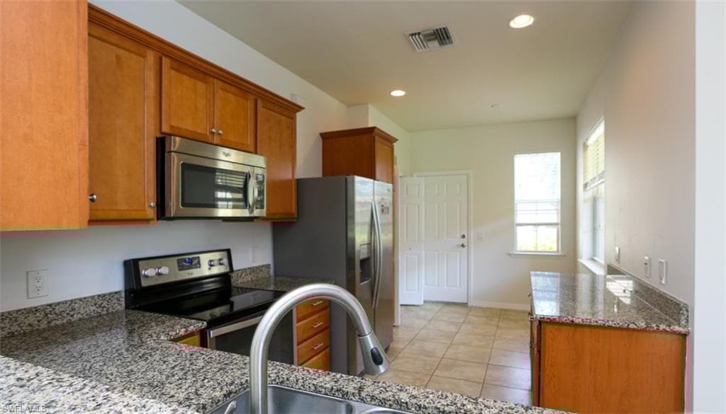 8482 Karina Ct, Naples, FL 34114-11