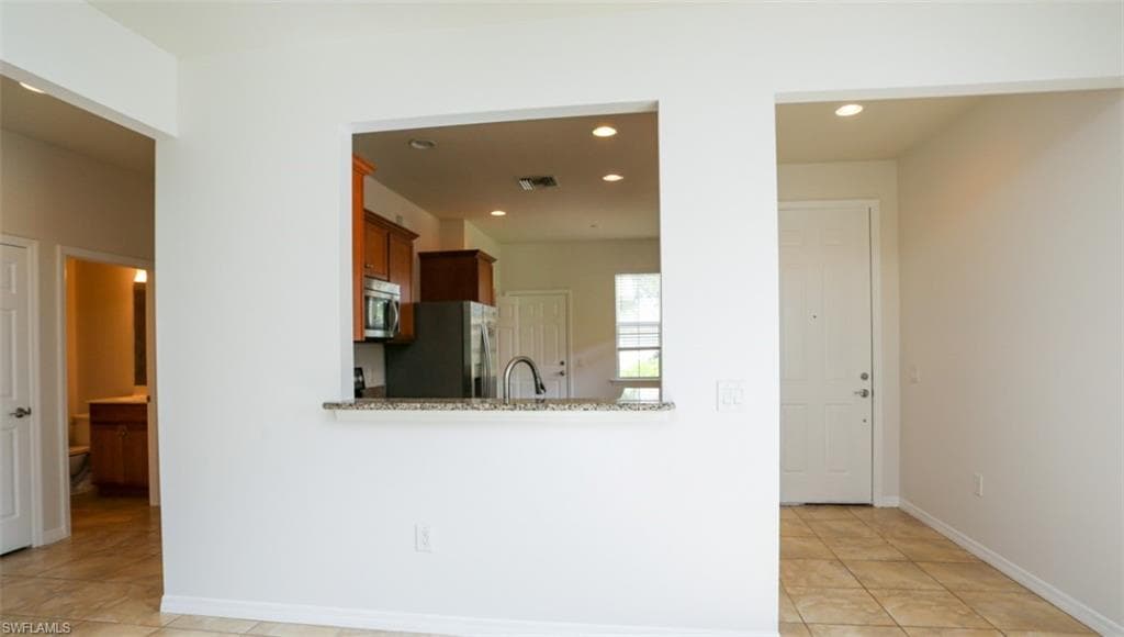 8482 Karina Ct, Naples, FL 34114-15