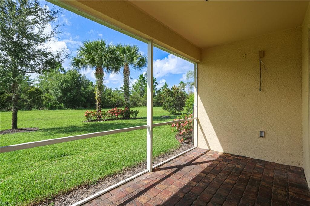 8482 Karina Ct, Naples, FL 34114-33