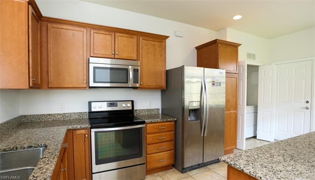8482 Karina Ct, Naples, FL 34114-7