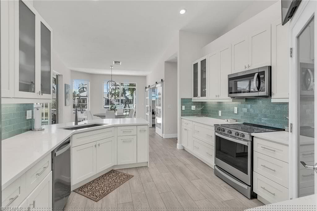 931 Snowberry Ct, Marco Island, FL 34145-9