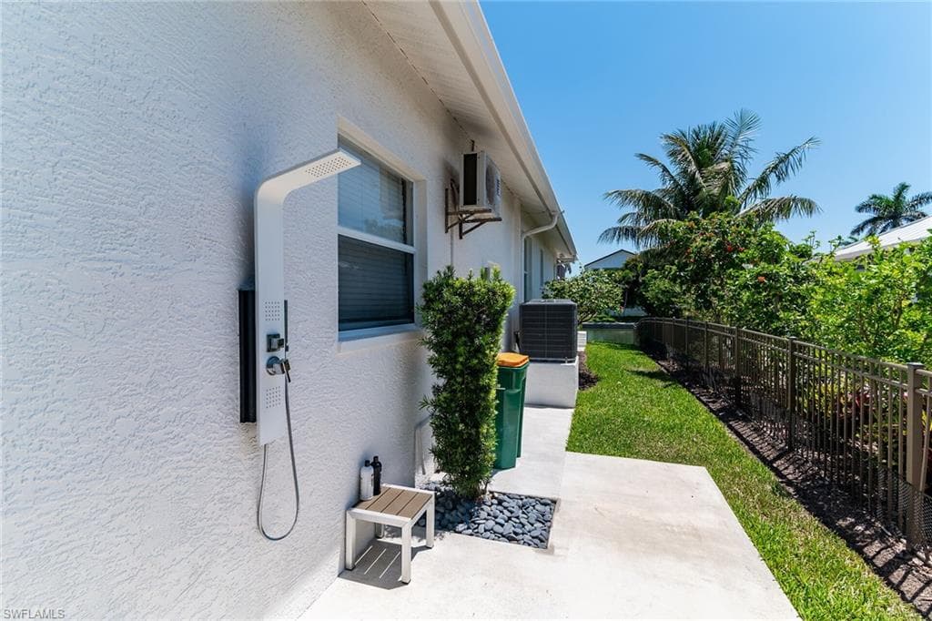 931 Snowberry Ct, Marco Island, FL 34145-33