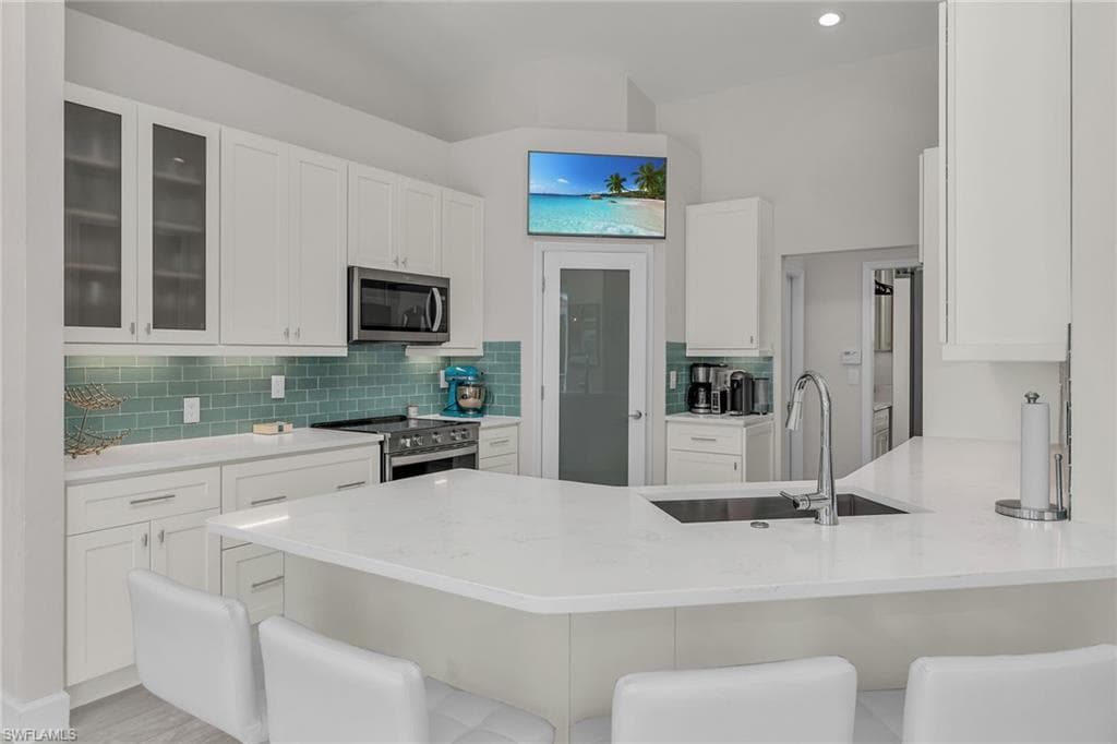931 Snowberry Ct, Marco Island, FL 34145-8
