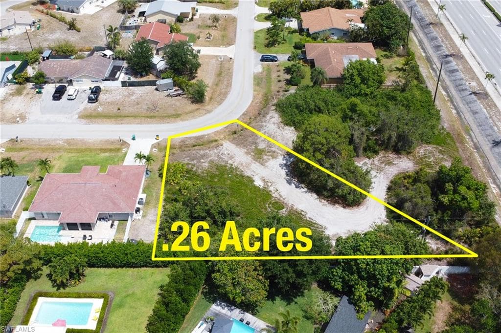 1400 Alhambra Cir, Naples, FL 34103-3