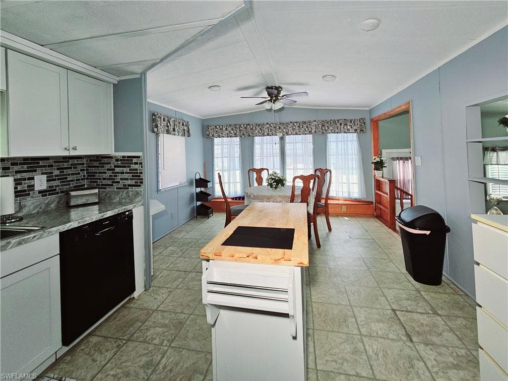 183 Panther Pass Cir 183, Naples, FL 34114-10