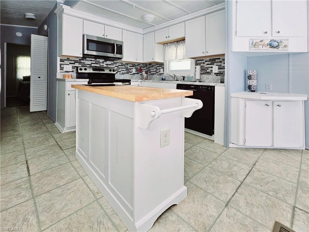 183 Panther Pass Cir 183, Naples, FL 34114-12