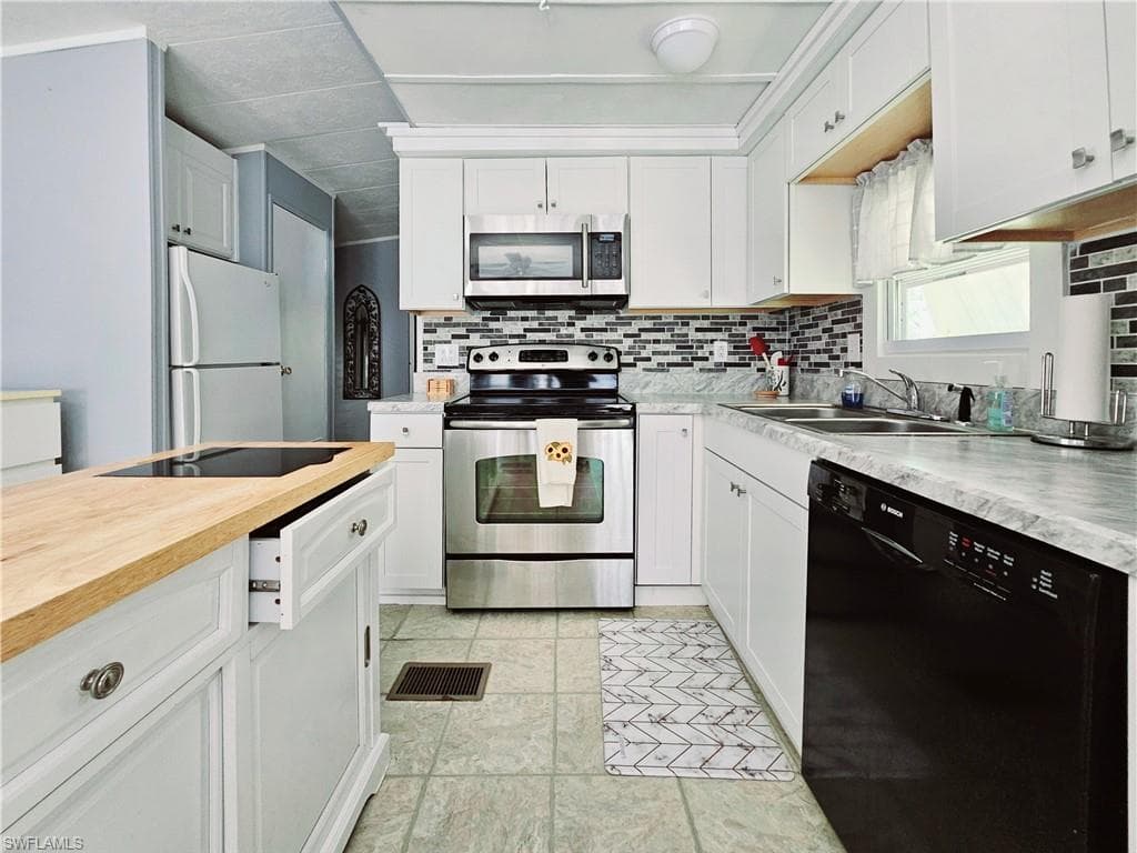 183 Panther Pass Cir 183, Naples, FL 34114-14