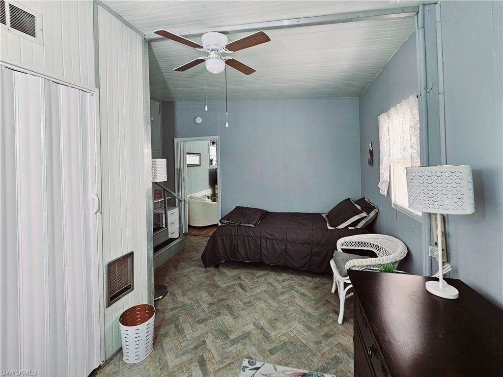 183 Panther Pass Cir 183, Naples, FL 34114-21