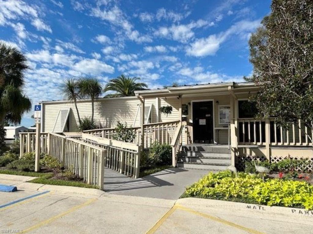 183 Panther Pass Cir 183, Naples, FL 34114-34