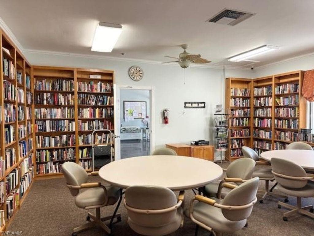 183 Panther Pass Cir 183, Naples, FL 34114-38