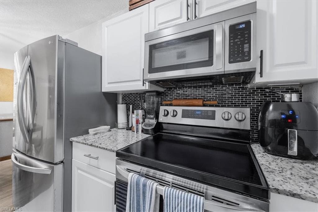 4623 Bayshore Dr C2, Naples, FL 34112-15