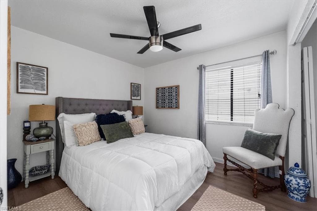 4623 Bayshore Dr C2, Naples, FL 34112-18