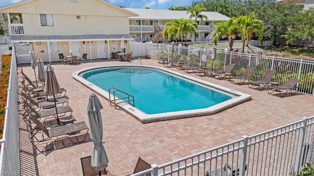 4623 Bayshore Dr C2, Naples, FL 34112-26
