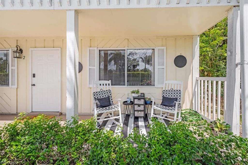 4623 Bayshore Dr C2, Naples, FL 34112-1