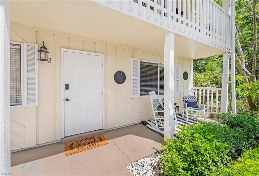 4623 Bayshore Dr C2, Naples, FL 34112-3
