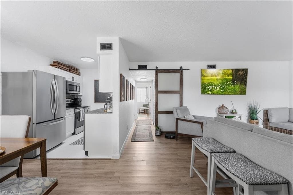 4623 Bayshore Dr C2, Naples, FL 34112-5