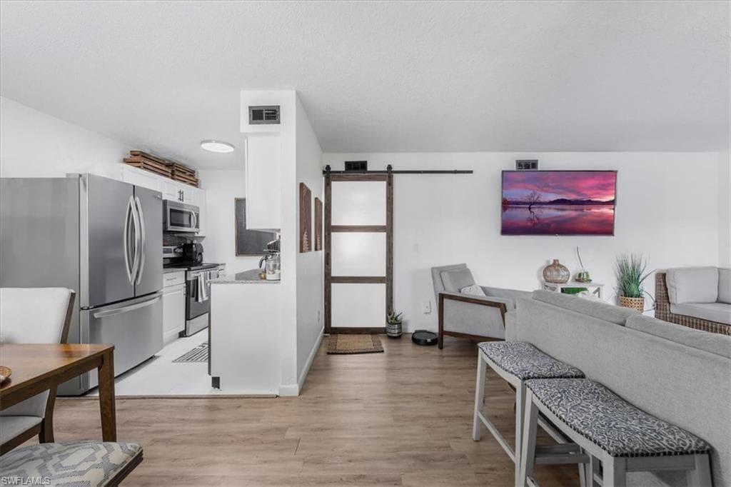 4623 Bayshore Dr C2, Naples, FL 34112-6